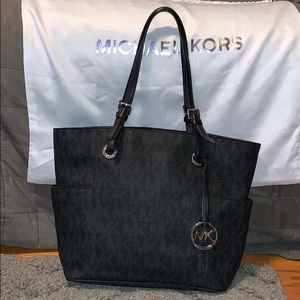 Michael Kors tote... sale pending